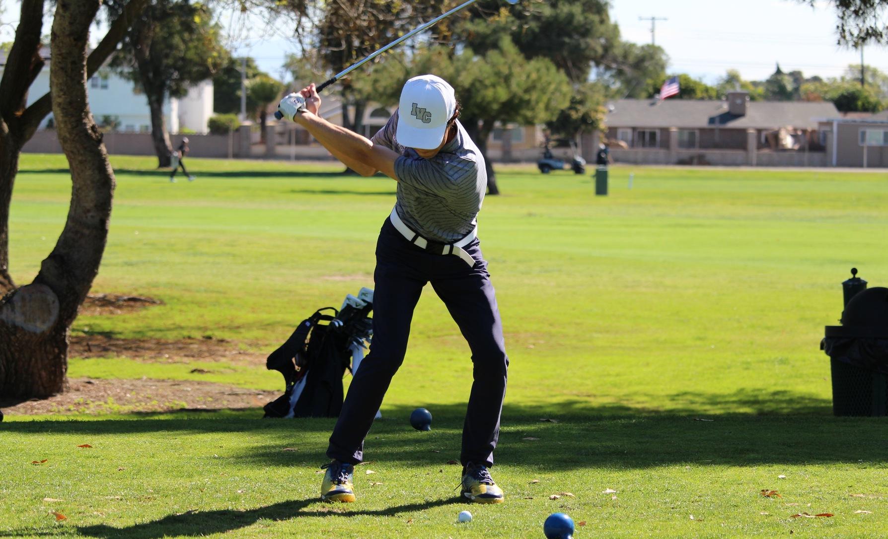 Men's golf team wins four of five in conference contest