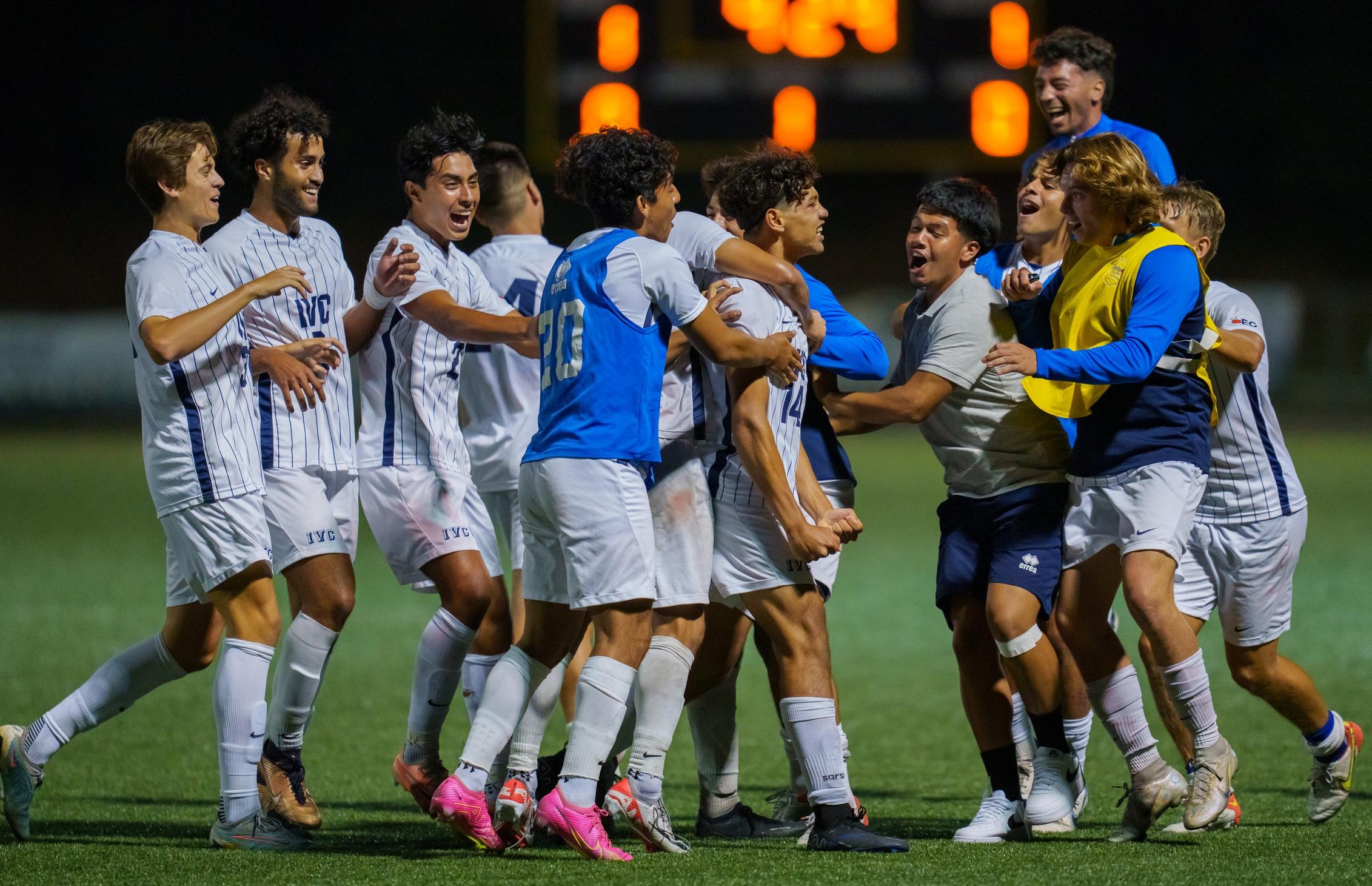 Soccer team ranked 15th in the nation, plays at Fullerton Friday