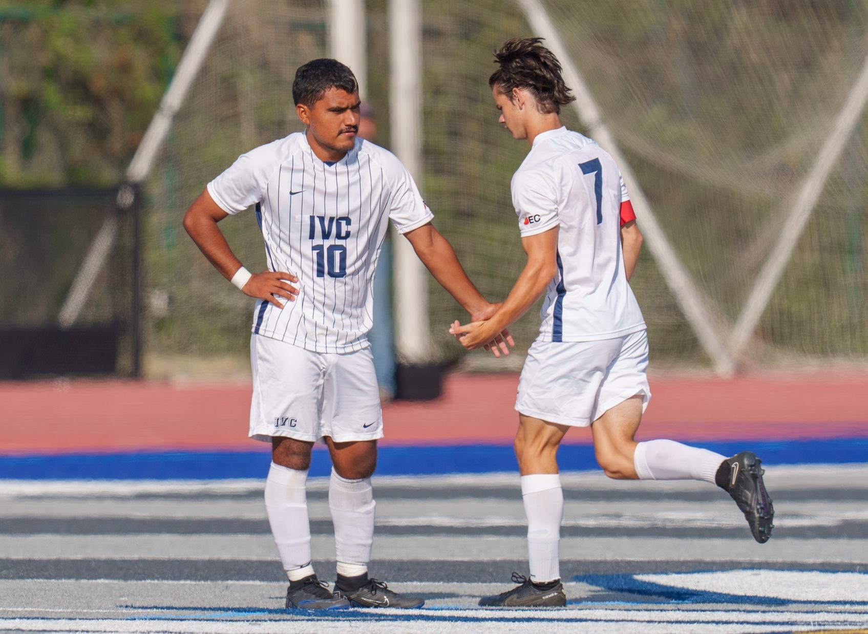Men's soccer team moves up in the two-year Coaches Poll