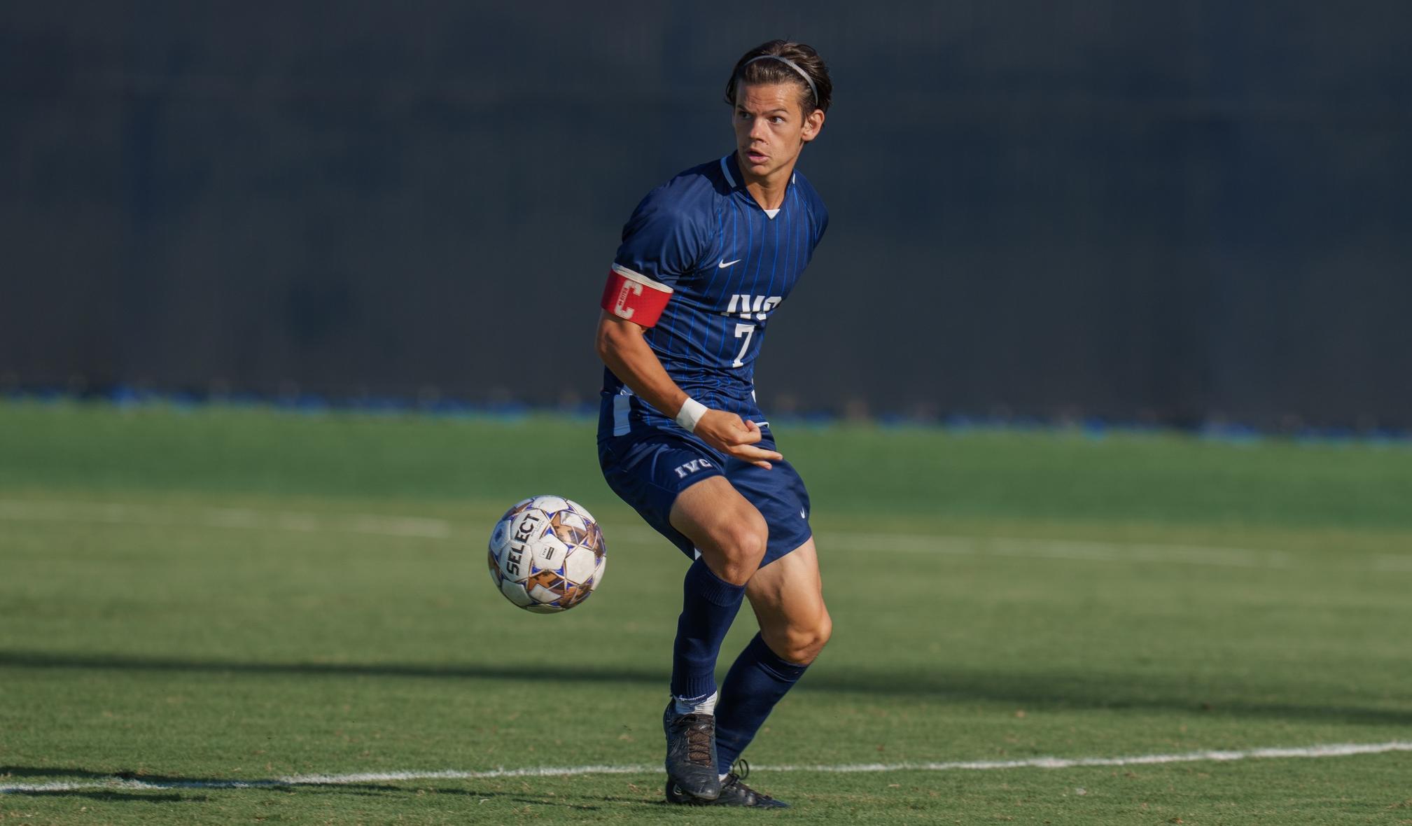Grant Miller finishes to lift men's soccer to win on the road