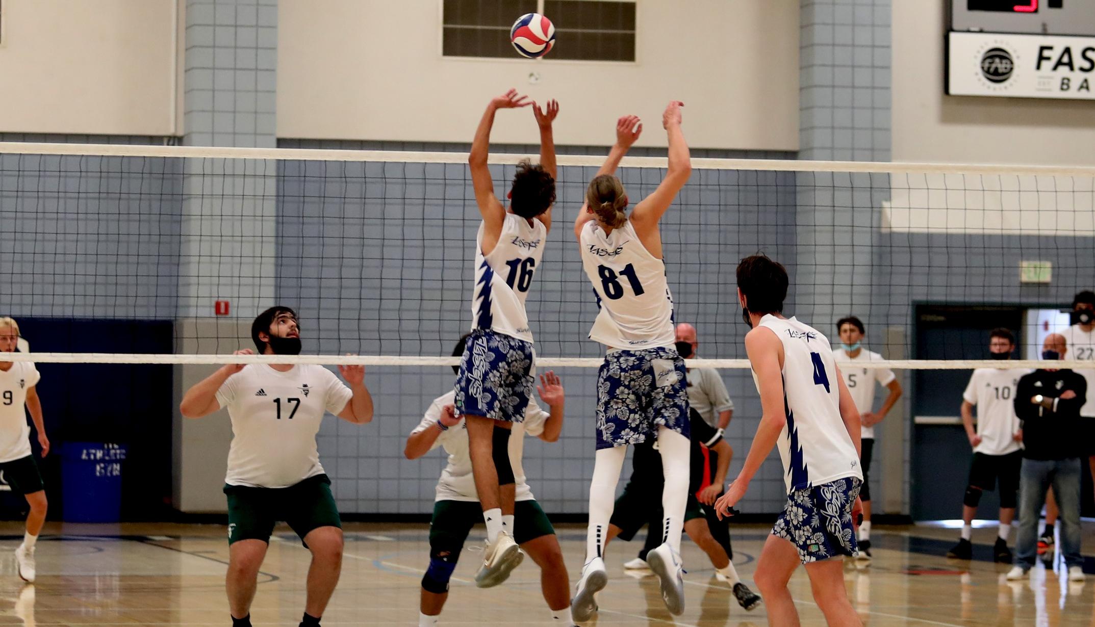 Men's volleyball team stays perfect with sweep of Golden West