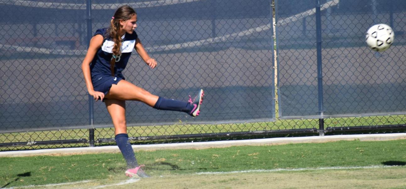 Women's soccer team can't find a goal in draw with Santa Ana