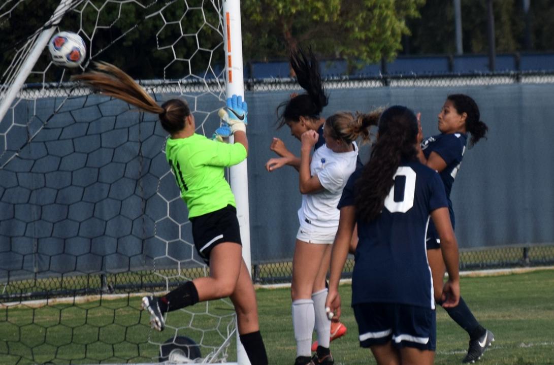 Women's soccer team rallies for tie against Santiago Canyon
