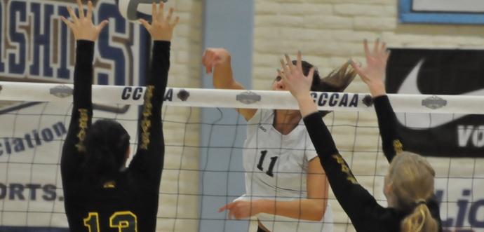 Women's volleyball team starts state with a win
