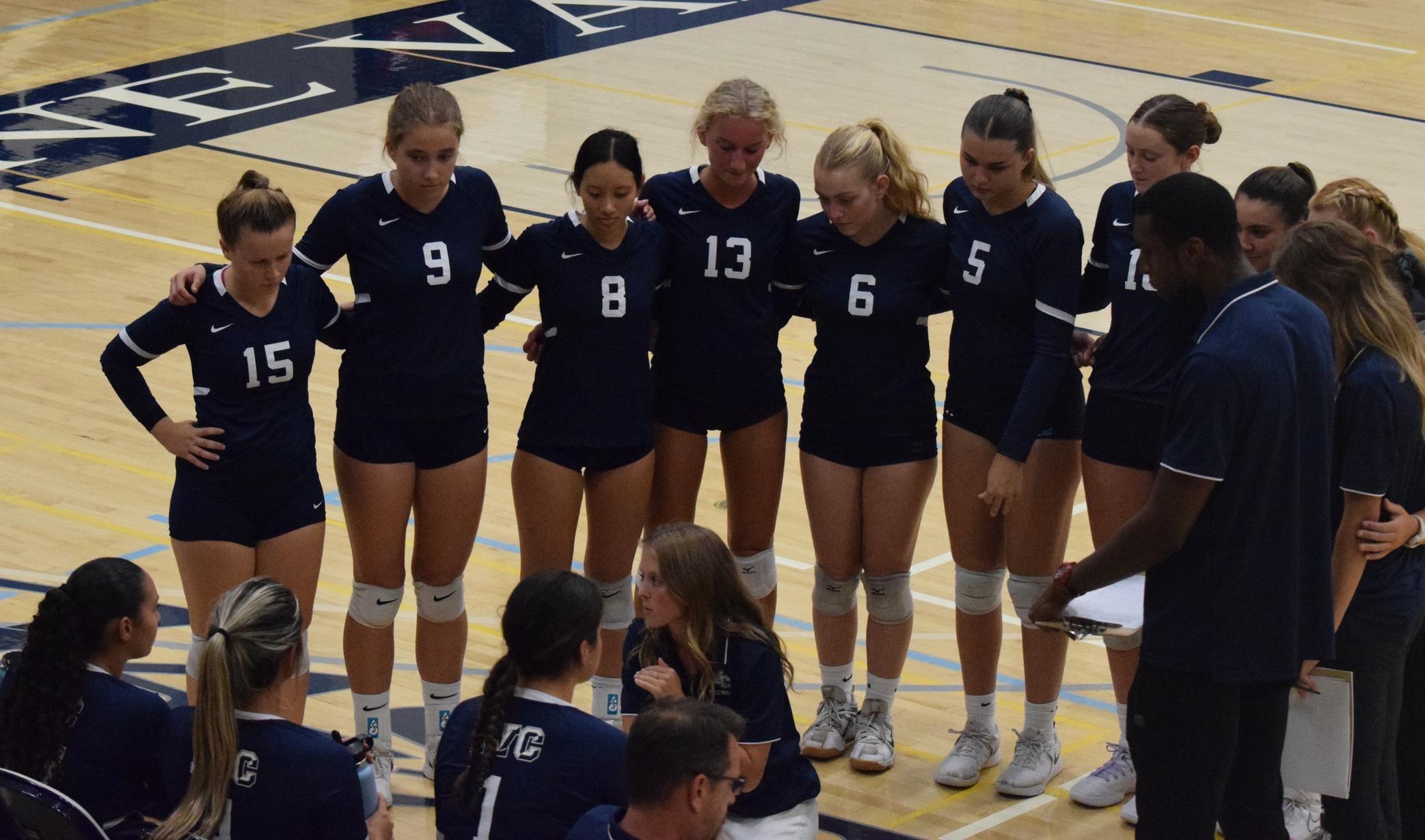 Women's volleyball team finishes 1-1 at San Diego Mesa Quad