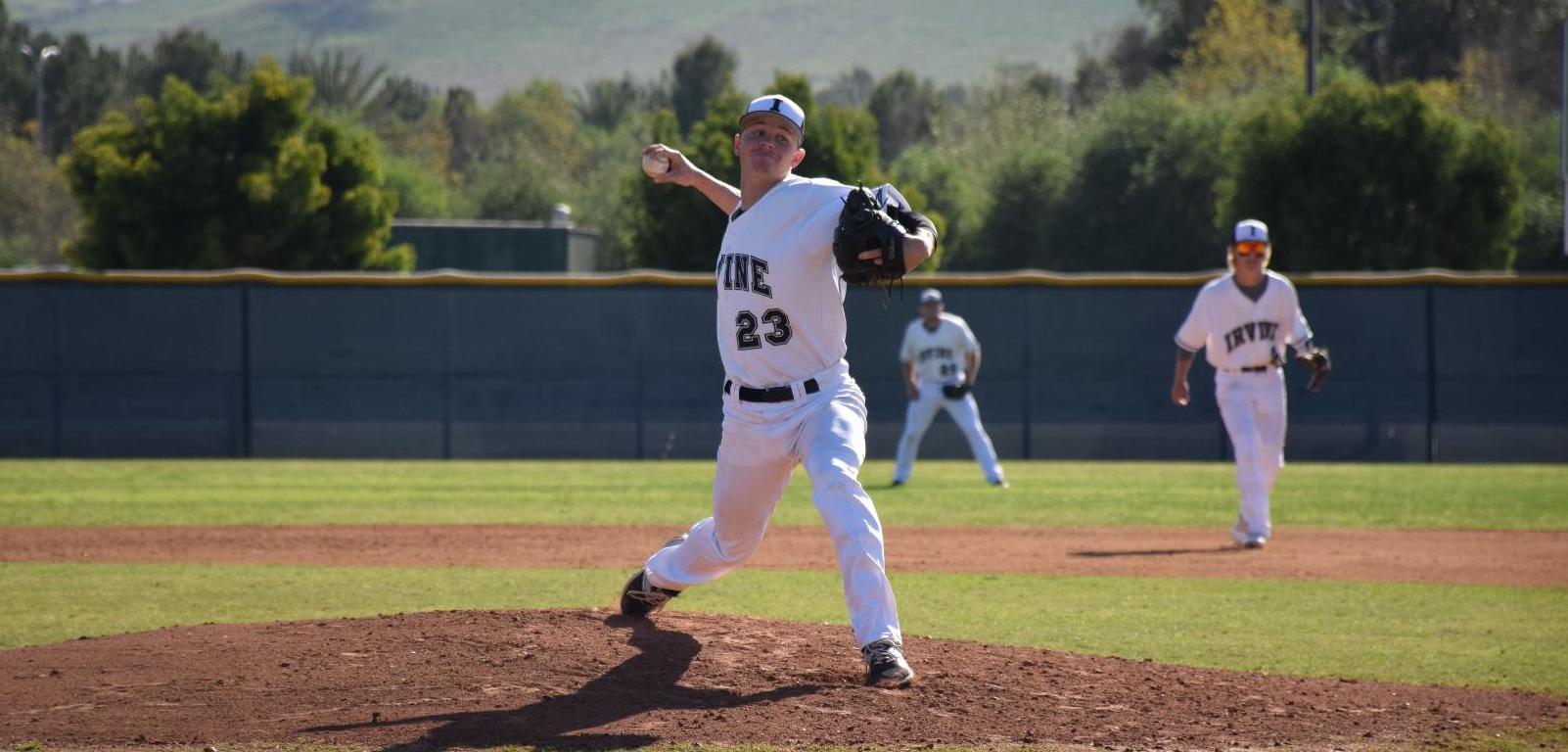 Baseball team wins second straight game, beats Victor Valley