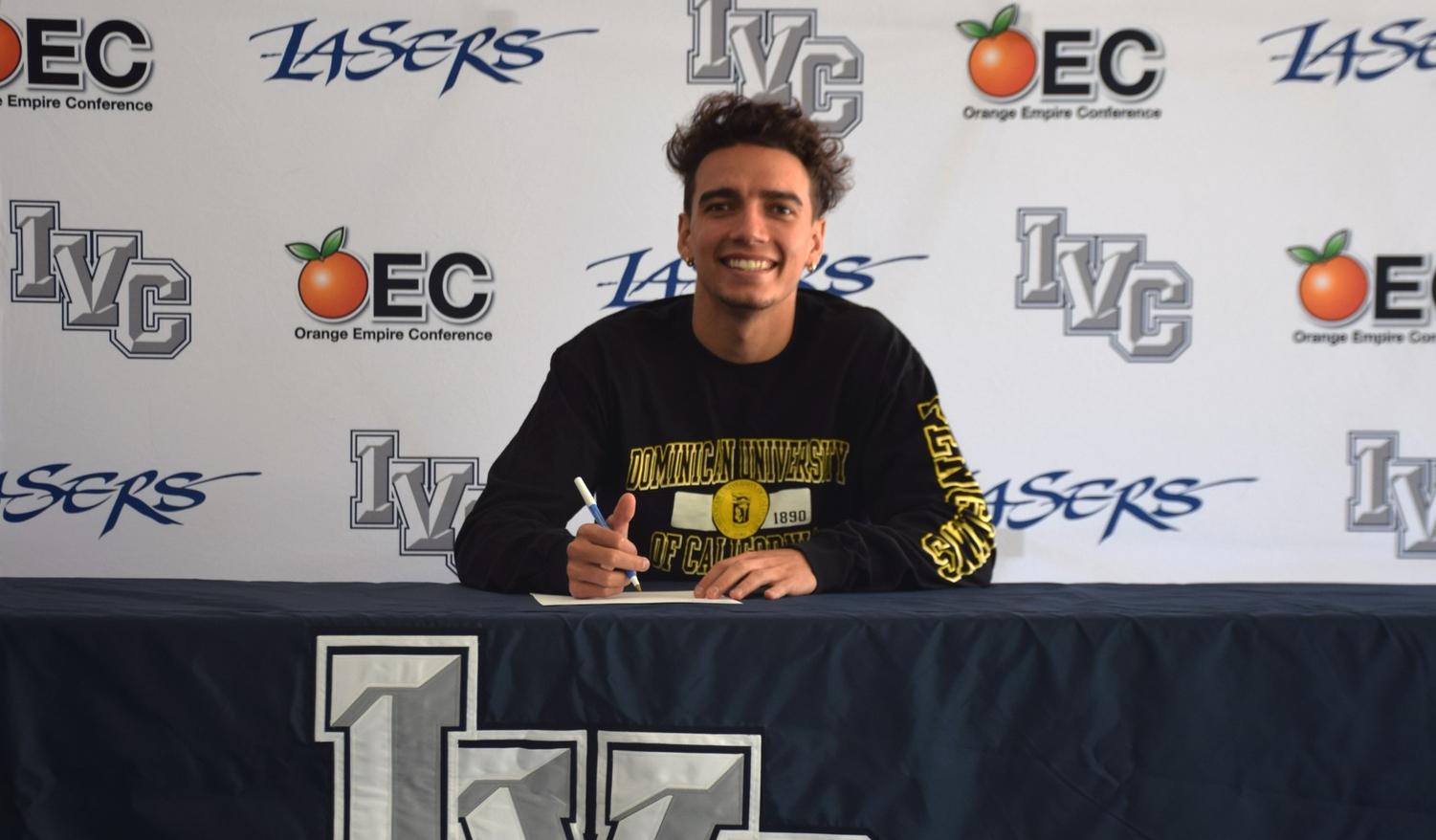 Men's basketball player Anthony Hernandez signs with Dominican