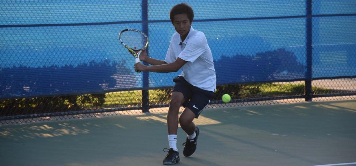 Men's tennis team opens conference with easy win at Fullerton