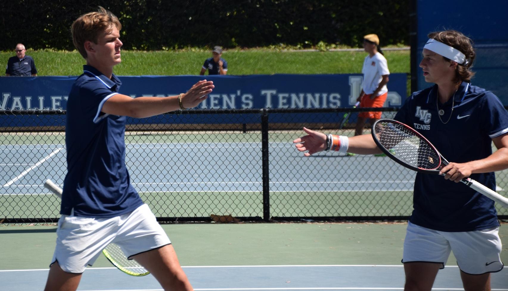 DeMulling and Politiek earn OEC co-doubles team of year honors
