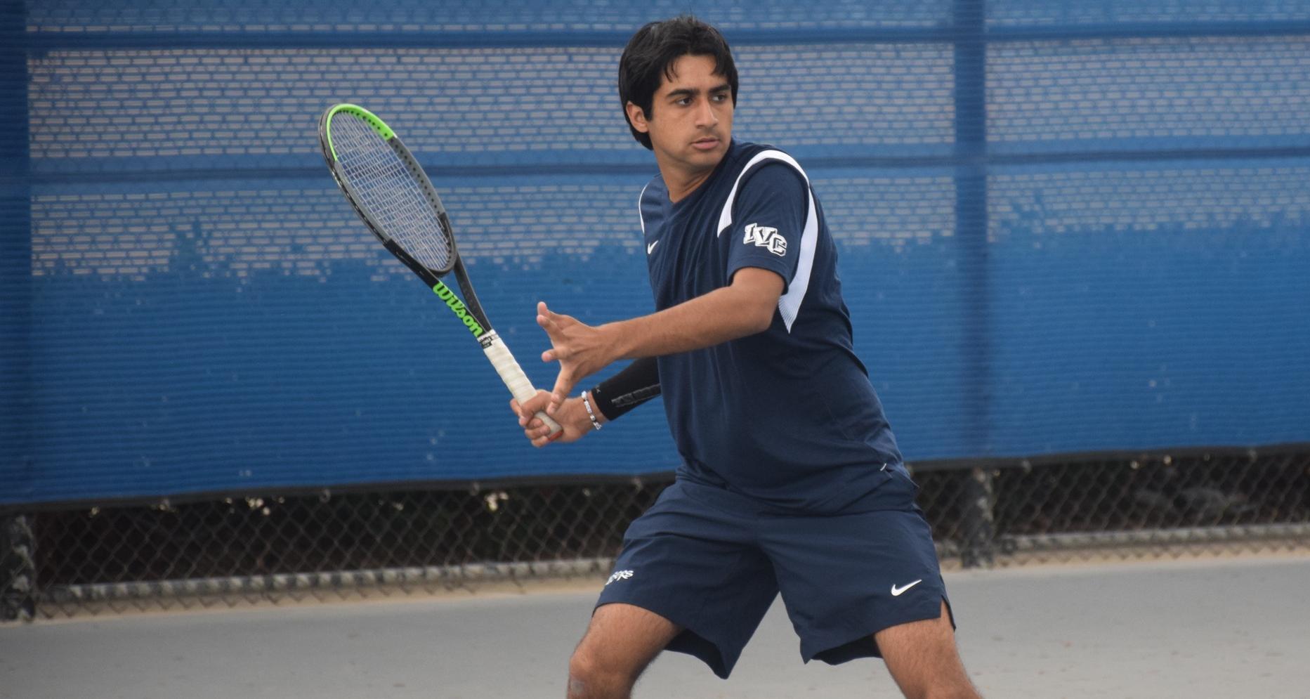 Men's tennis team takes control of OEC race with big, road win
