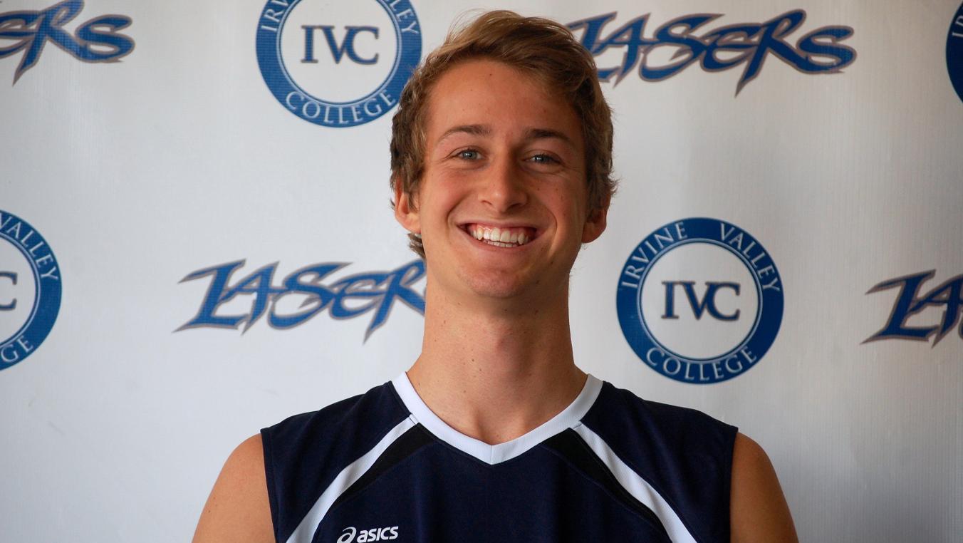 Men's volleyball player AJ Hammer moves on to Concordia