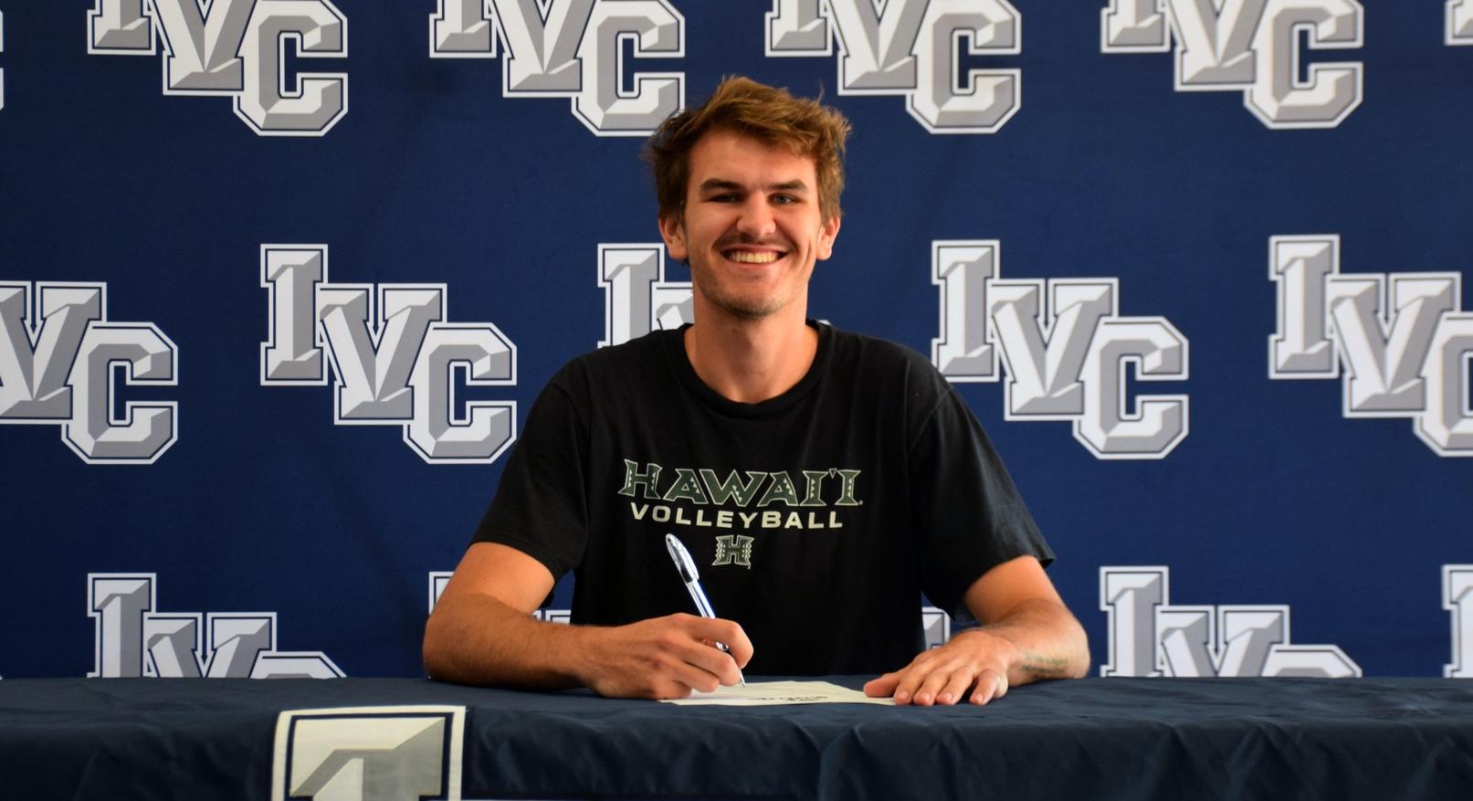 Star men's volleyball player Matt August signs with Hawaii