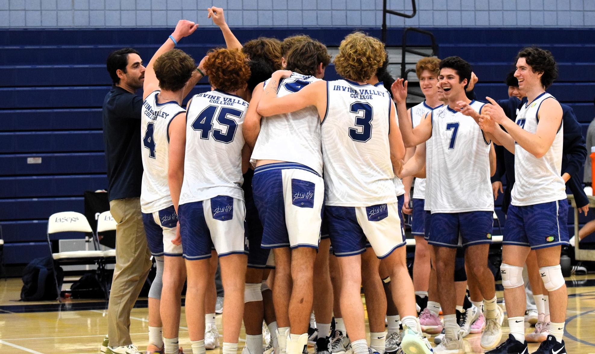 Men's volleyball team defeats Santa Barbara City in thriller