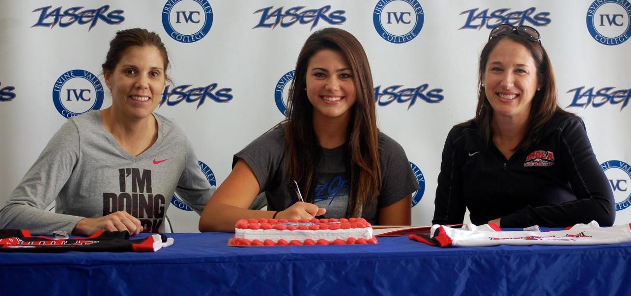 Women's basketball player Taylor Casey signs with Biola