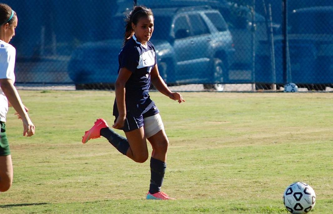 Women's soccer team bounces back with a win
