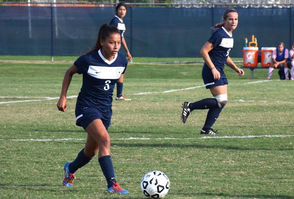Women's soccer team rallies late for tie at Norco