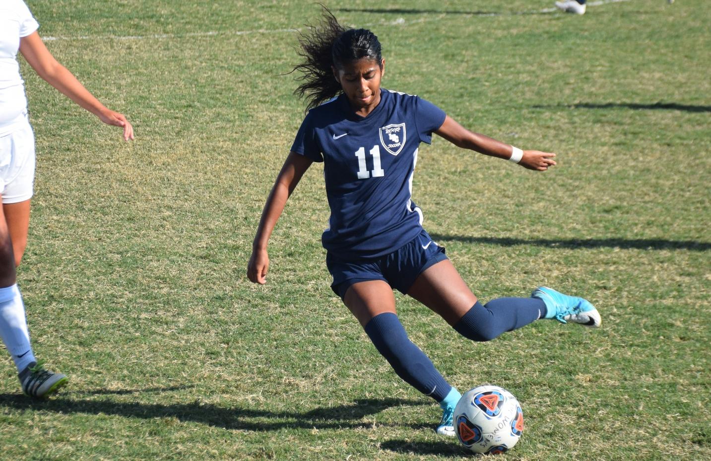 Women's soccer team runs out of time, falls to Fullerton
