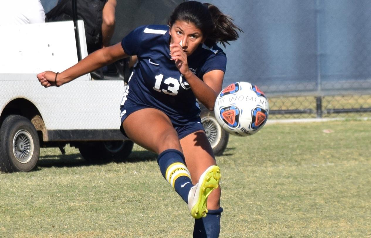 Women's soccer team plays tough in draw with Saddleback