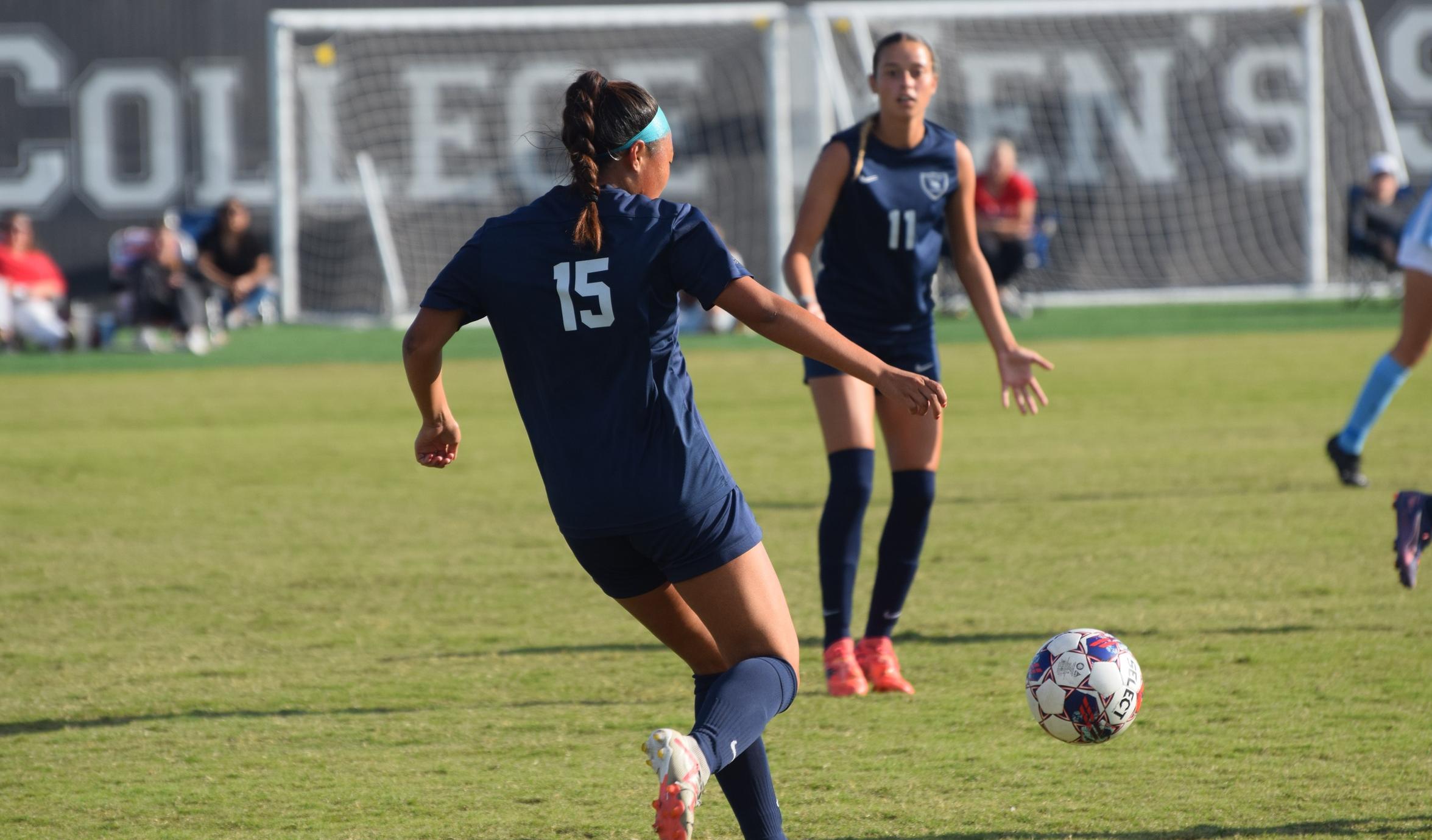 Women's soccer team falls by a goal to Santiago Canyon