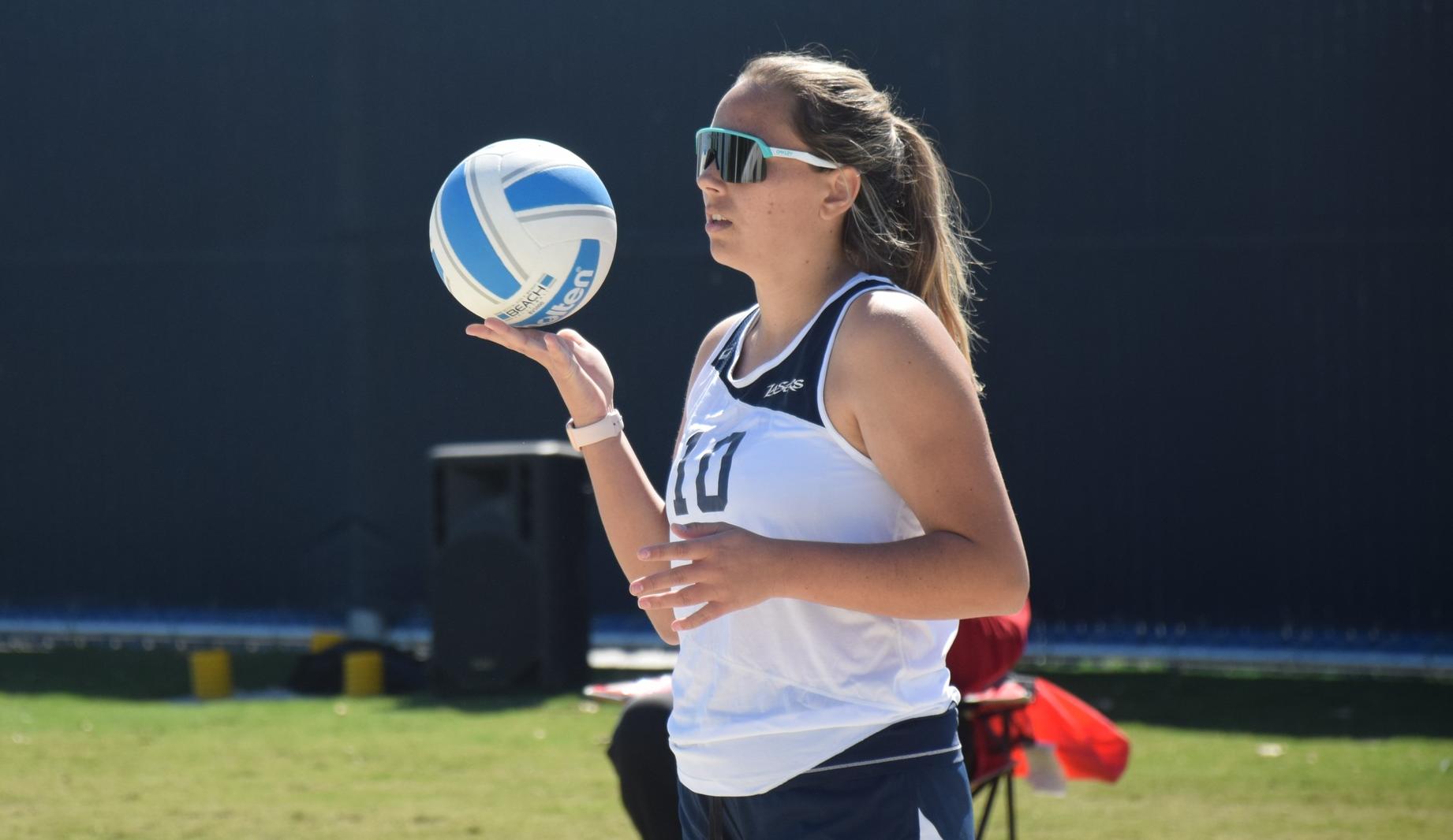Beach volleyball team starts OEC play with easy victory