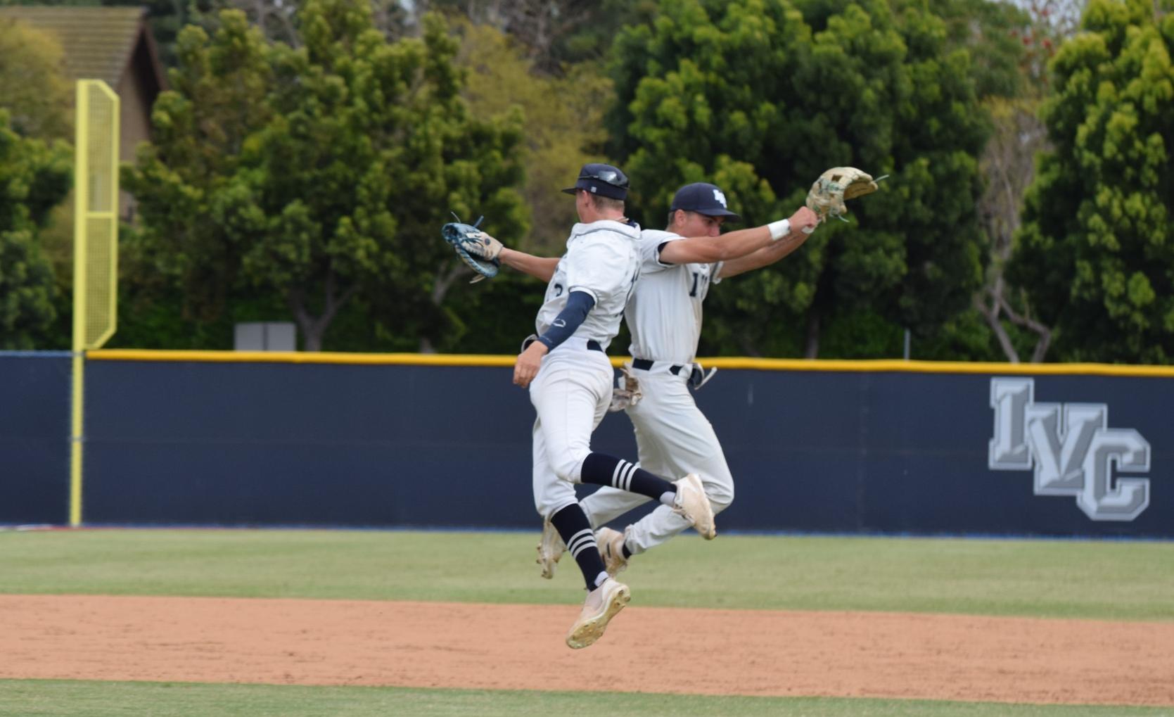 Baseball team scores 3-2 victory, wins the series over Fullerton