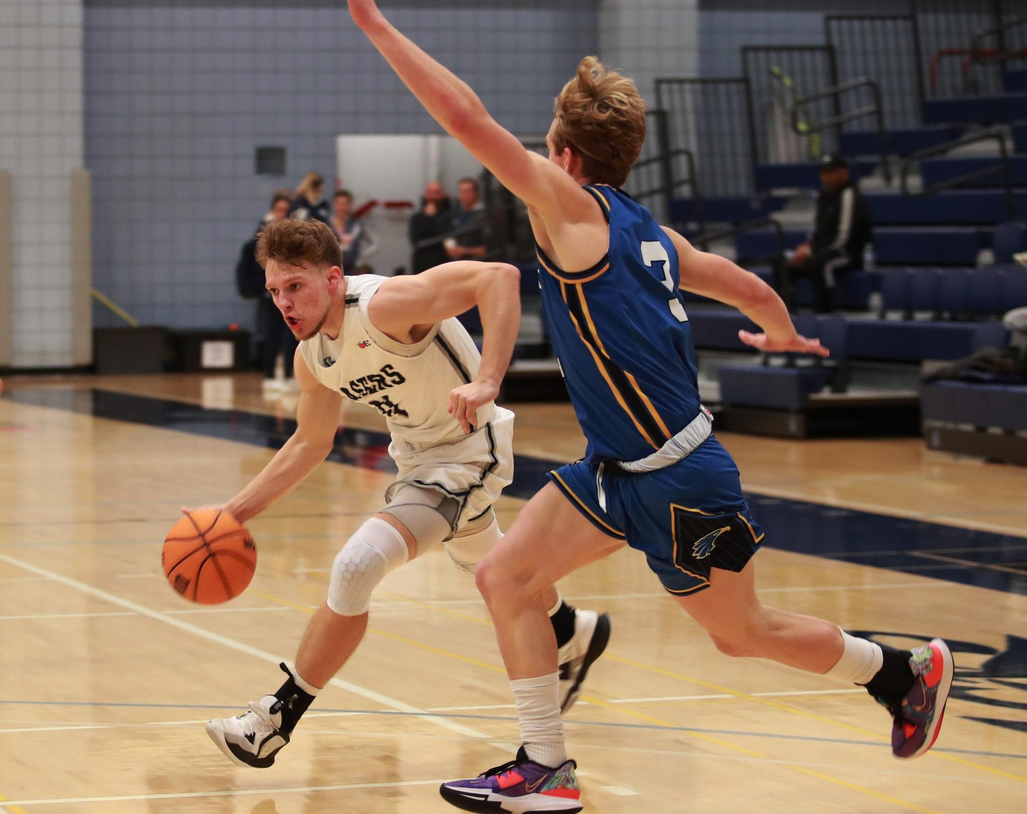 Men's basketball team outlasted by Santiago Canyon at home