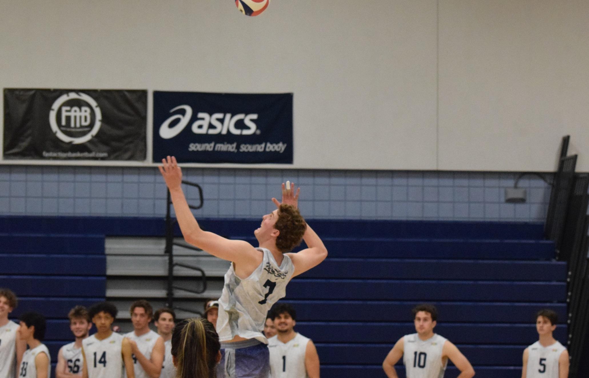 Men's volleyball team holds on to beat Miramar in five sets