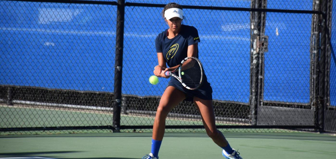 Women's tennis team ends strong first round of play in OEC