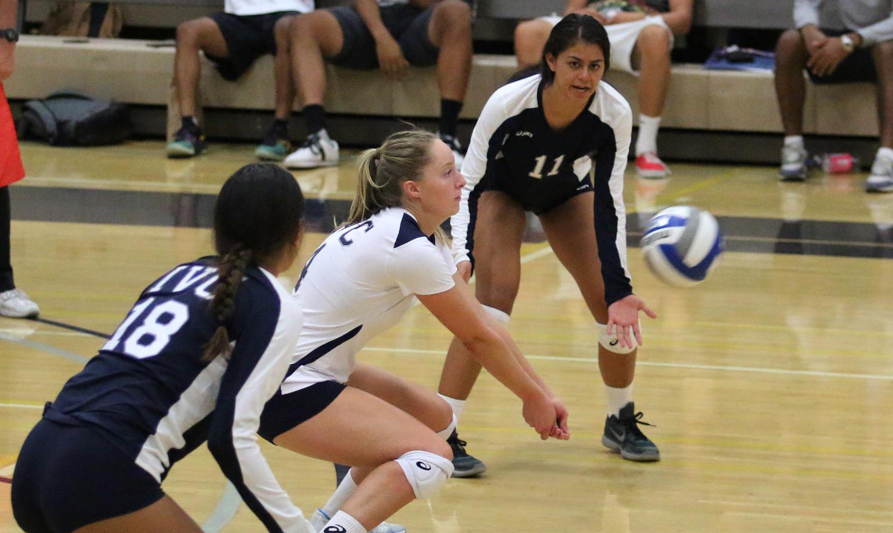 Women's volleyball team suffers first loss of the year